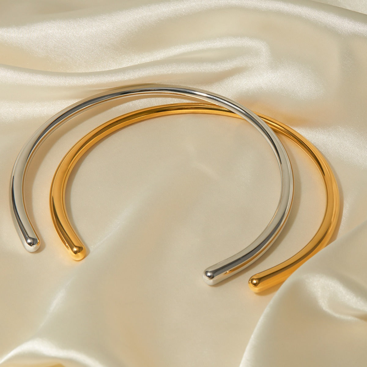 Minimalist Retro Glossy Collar Necklace