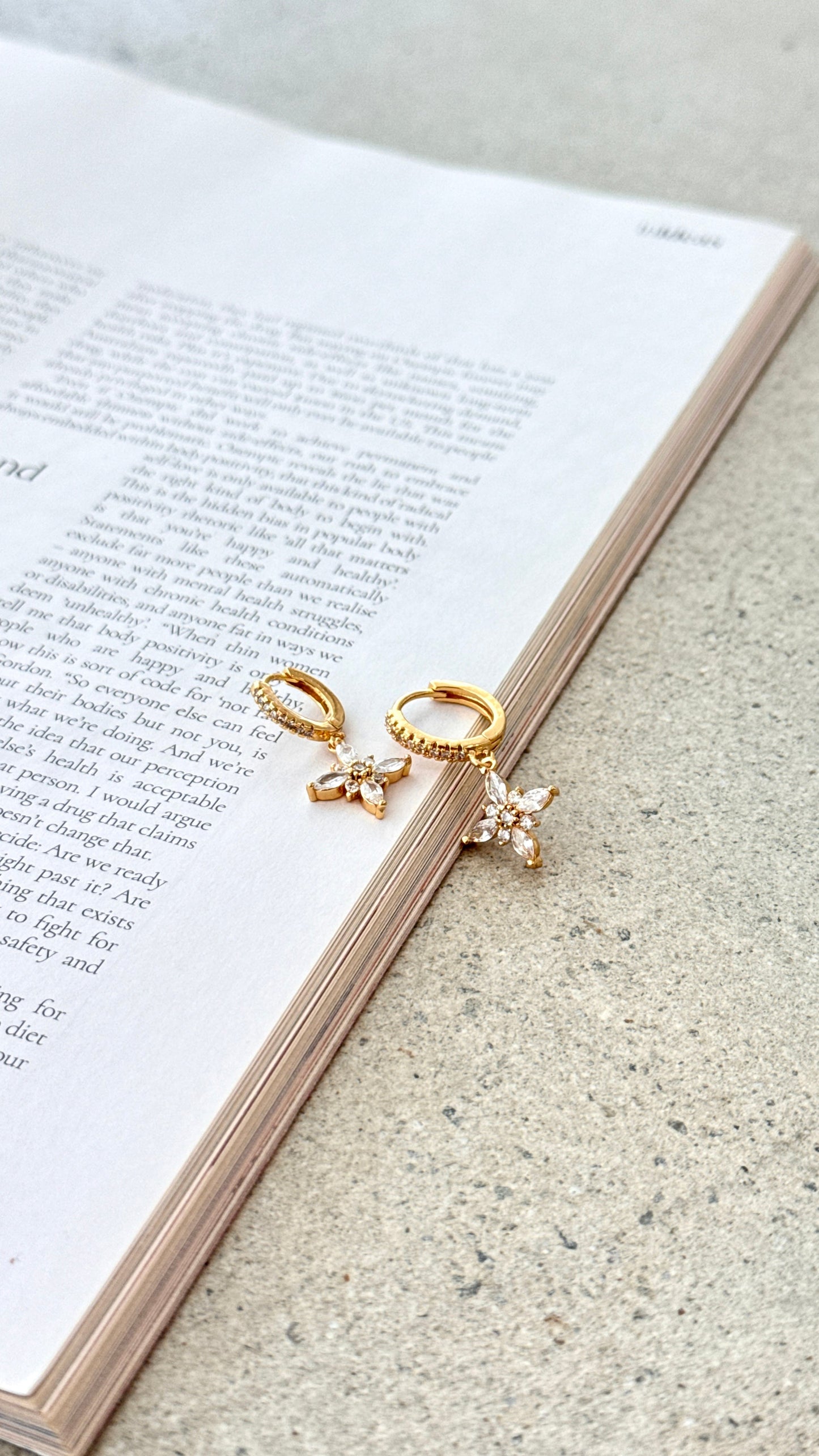 Toni Earrings - Gold