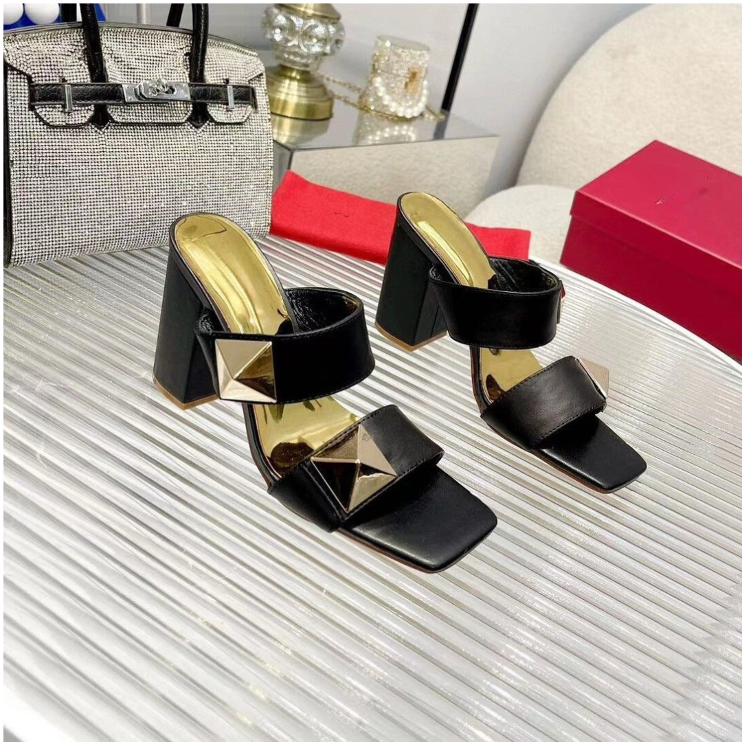 Chunky Heel One Line Strap Rivet Sandals